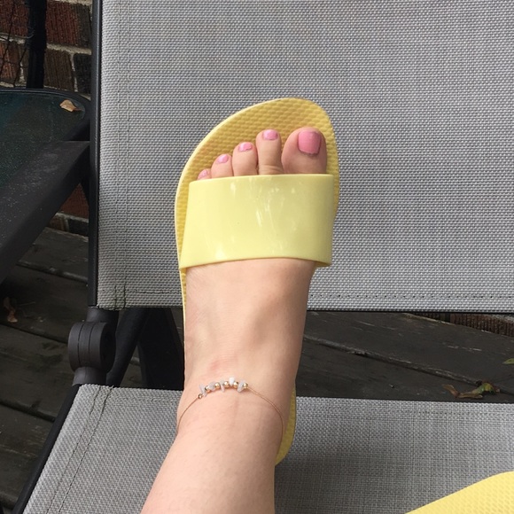 ☀️ Yellow Slides ☀️ - Picture 5 of 6